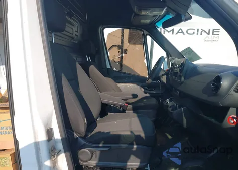 2019 Mercedes-Benz Sprinter High Roof V6 z USA, uszkodzony, nr VIN WD3PF1CD2KP056432